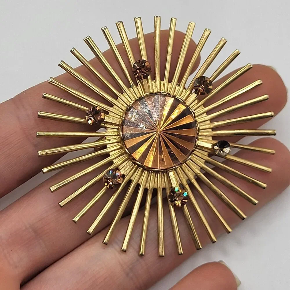 Vintage Starburst Goldtone Topaz Color Stones 2.5in Brooch Pin